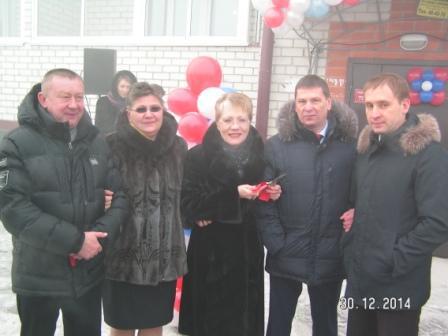 В рамках областной подпрограммы «Развитие рынка арендного жилья на территории Амурской области на 2013-2015 годы» Управлению Роспотребнадзора по Амурской области вручены ключи от двух квартир в пятиэтажном арендном доме.