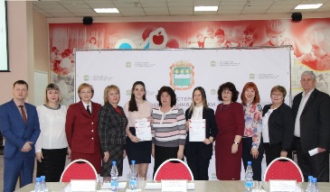 Победителя и призера всероссийской олимпиады школьников по финансовой грамотности чествовали в Минобрнауки Амурской области