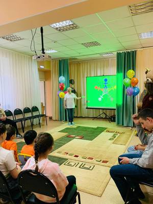 К детям с поздравлениями приехал Роспотребнадзор