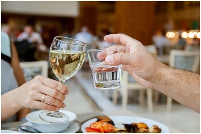 Как алкоголь мешает контролировать вес