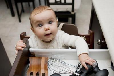 РЕКОМЕНДАЦИИ ГРАЖДАНАМ: Как обезопасить ребенка от бытового травмирования