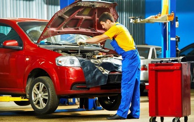 Обслуживание и ремонт автомобиля в автосервисе
