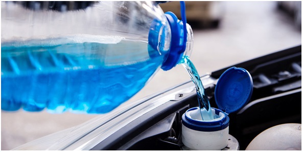 Как выбрать безопасную стеклоомывающую жидкость?