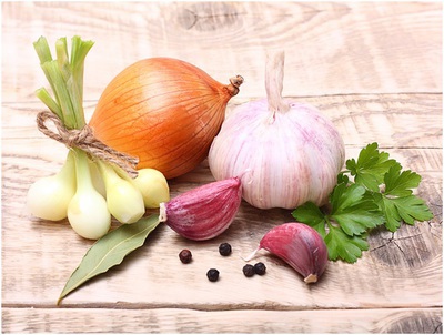 Топ-5 источников фитонцидов: лук, чеснок, хрен, лимон и клюква